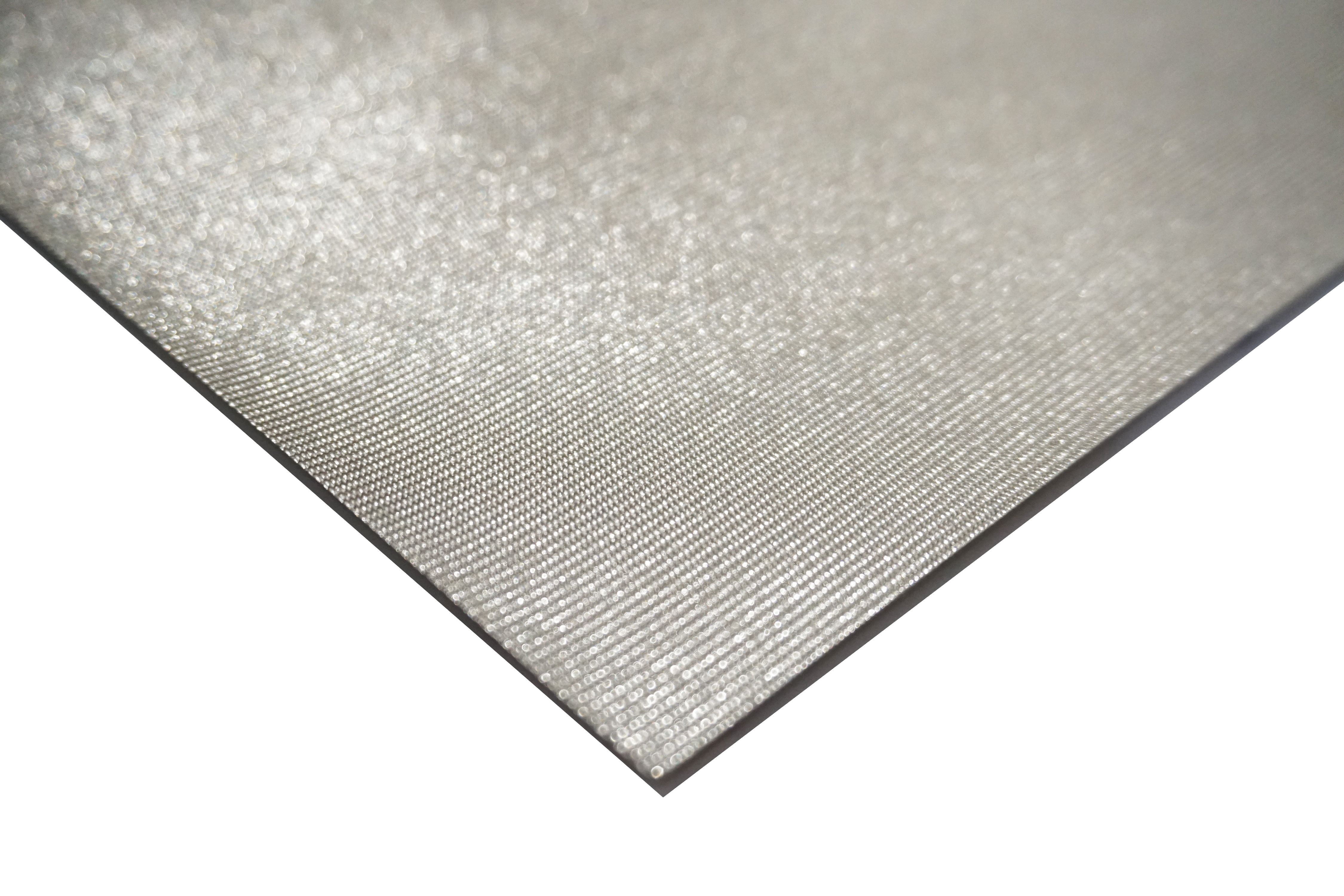 Dainty Home Jagged Reversible Metallic Printed Set of 4 Placemats in Black