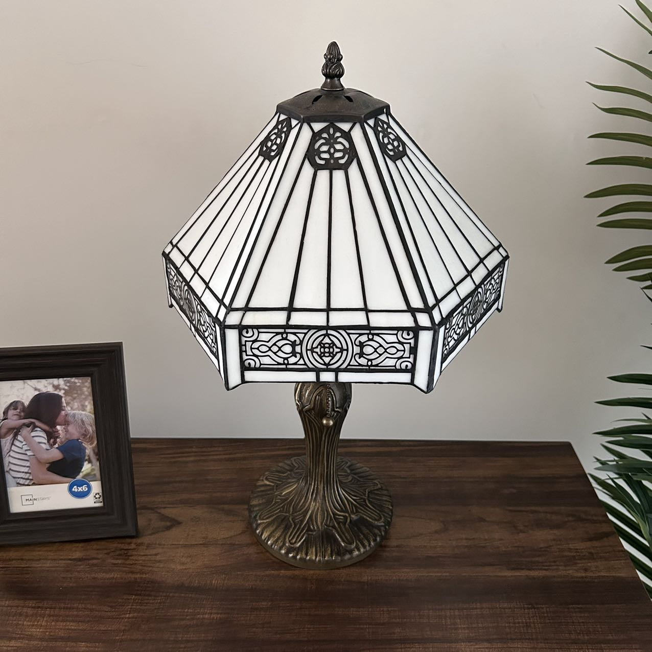 Tiffany Table Lamp White Hexagon Stained Glass LED Bulb Included or Living Room Bedroom Bedside 19"H*12"W