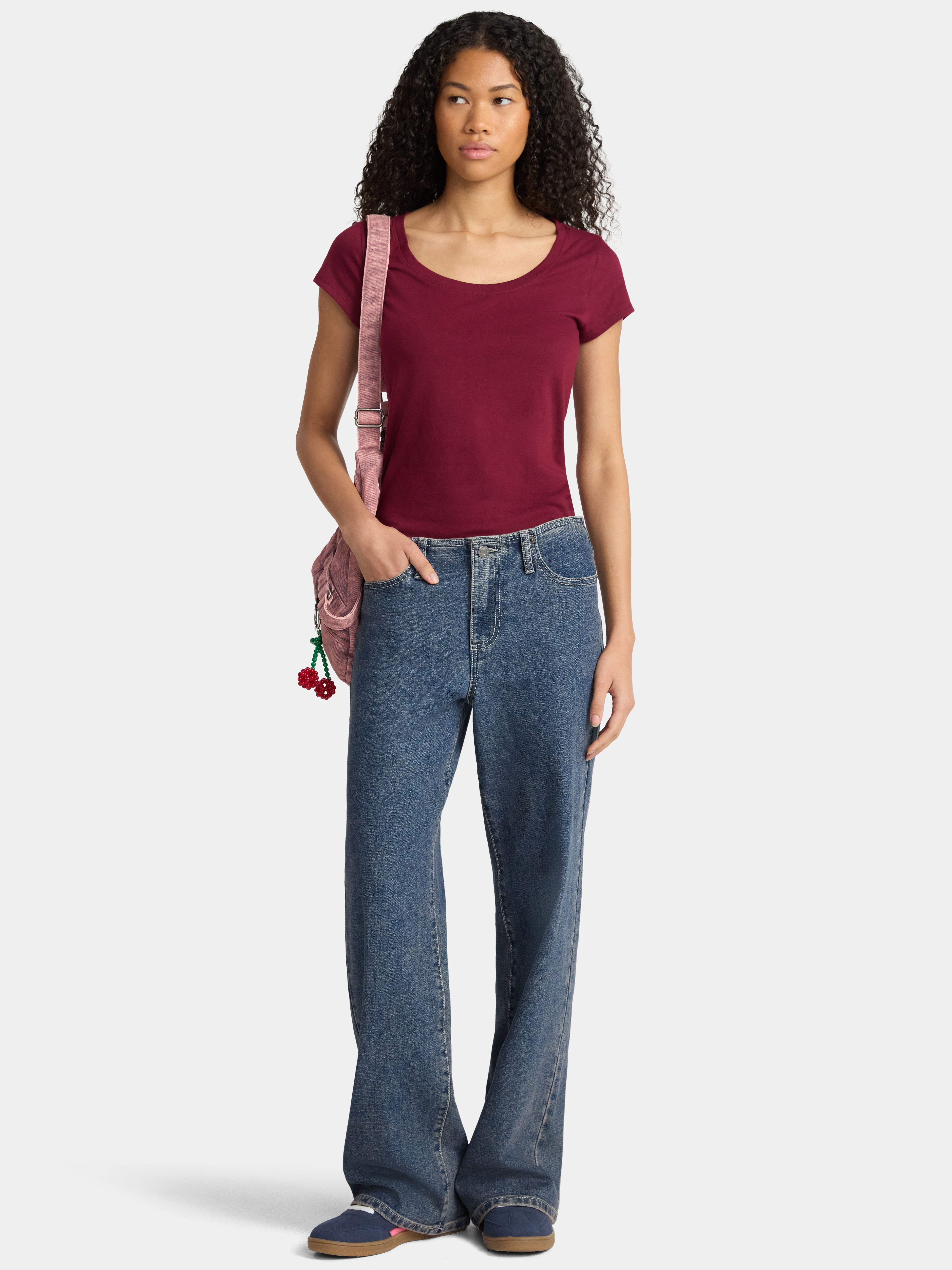 No Boundaries Scoop Neck Tee with Short Sleeves, Women's