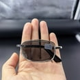 thumbnail image 4 of Los productos terminados de gafas para miopía de vidrio plegable que cambian de color fotosensibles tienen grados de gafas para miopía de 100 a 600 grados., 4 of 5