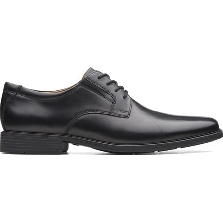 clarks tilden plain toe oxford