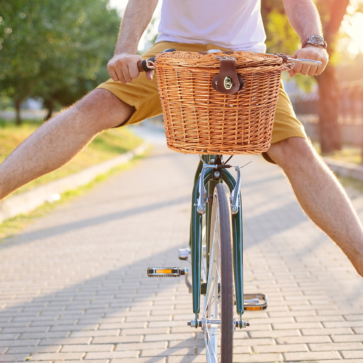 Worgeous Brown Wicker Bike Basket with Lid and Handle for Front Handlebar, Fits Most Cruiser Bikes, Stylish and Design