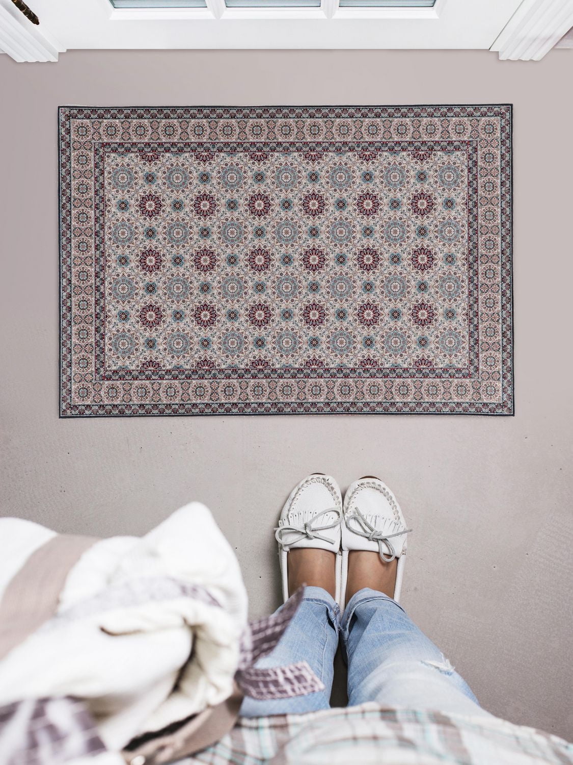 Emerald Morris Red & Ivory 2'2" x 3'2" Accent Rug