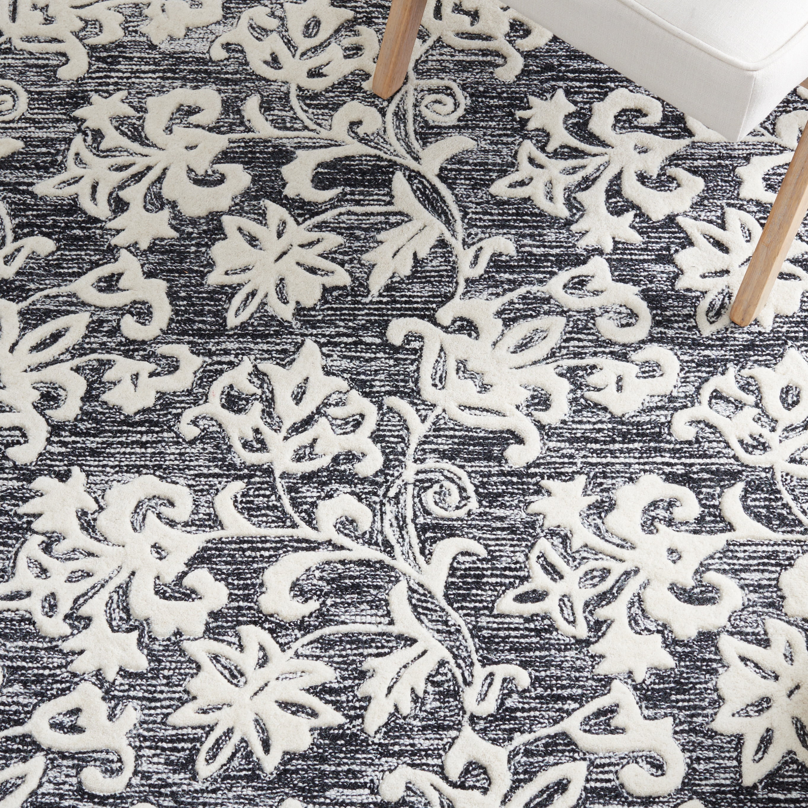 SAFAVIEH Metro Elvina Floral Area Rug, Black/Ivory, 6' x 6' Square