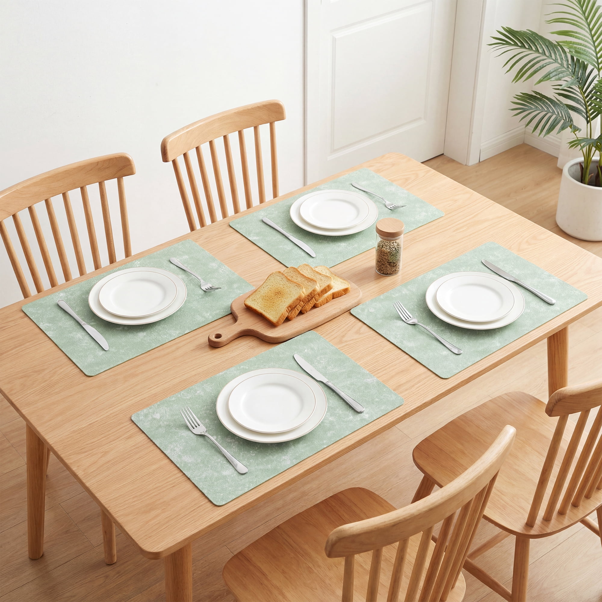 REGALWOVEN Rectangle Placemats Set of 6 Vinyl Placemats for Table Decor Washable Heat Resistant Table Placemats Wipeable Table Mat Green 17.7x11.8inch