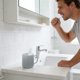 thumbnail image 4 of Vaso para enjuague de cepillo de dientes para lavabo de baño – Vaso de plástico grueso para enjuague bucal con base ancha y estable, fácil de limpiar, ideal para residencias y lavabos de estudiantes, 4 of 6