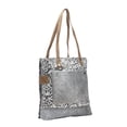 thumbnail image 2 of The Gypsy Sac Fourre-Tout en Toile Recyclée et Cuir de Vachette Véritable Bag, 2 of 5