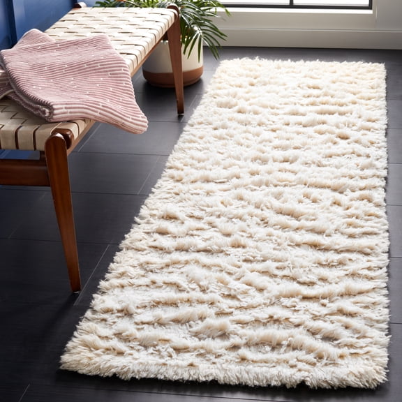 Safavieh Flokati Gisselle Solid Wool Shag Runner Rug, Ivory, 2'3" x 7'