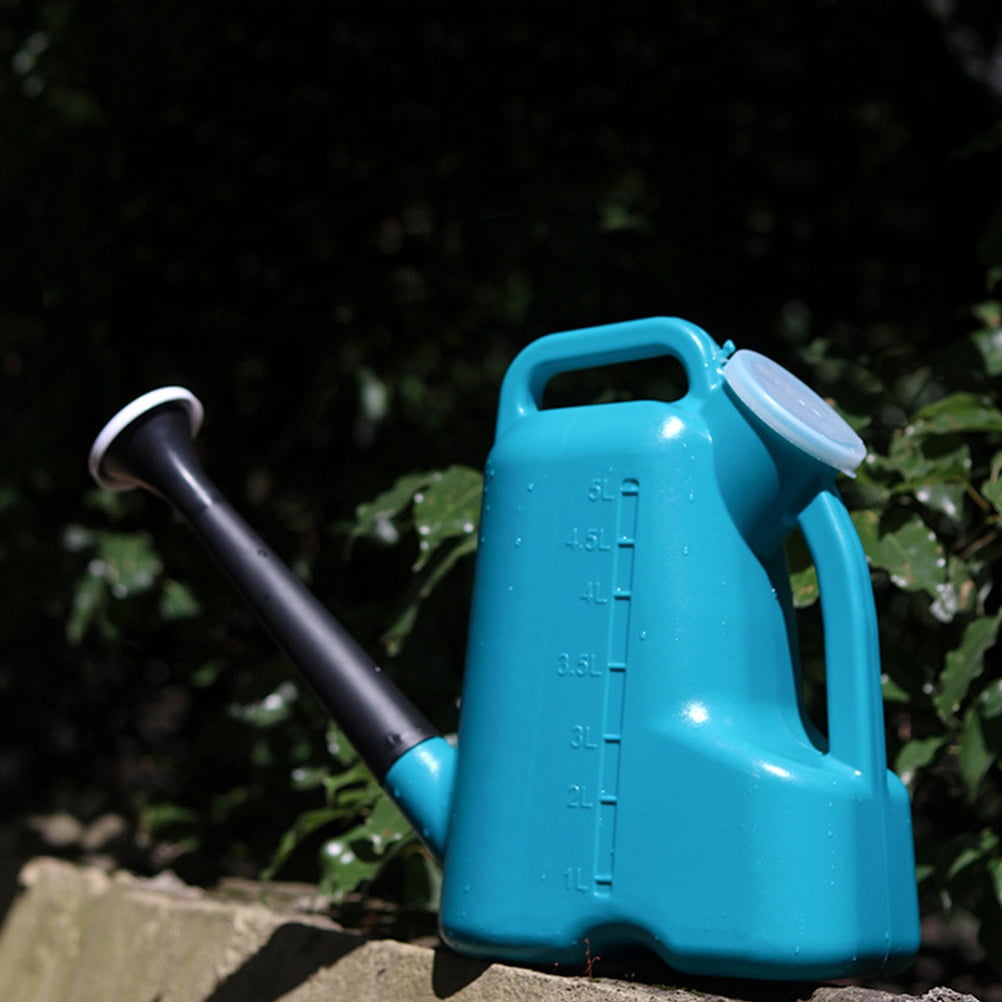 Raindrops 2 pcs  Plastic Watering Can Spray Bottle with Lid for Garden Random Sprayer Color