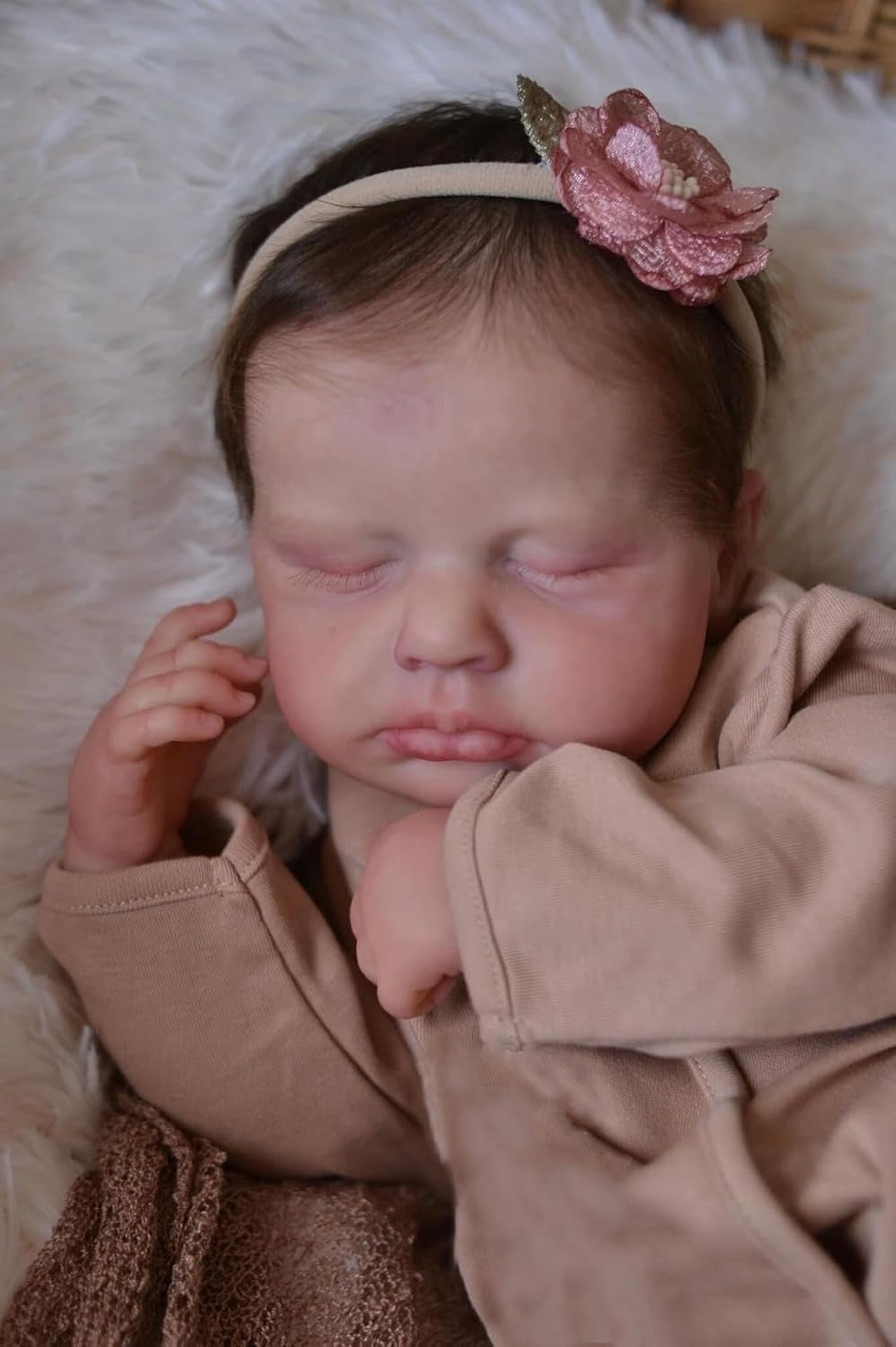 Lifelike Reborn Baby Dolls Real Life Realistic Baby Dolls 20 '' Sleeping Newborn Baby Girl with Feeding Accessories Toy for Age 3+