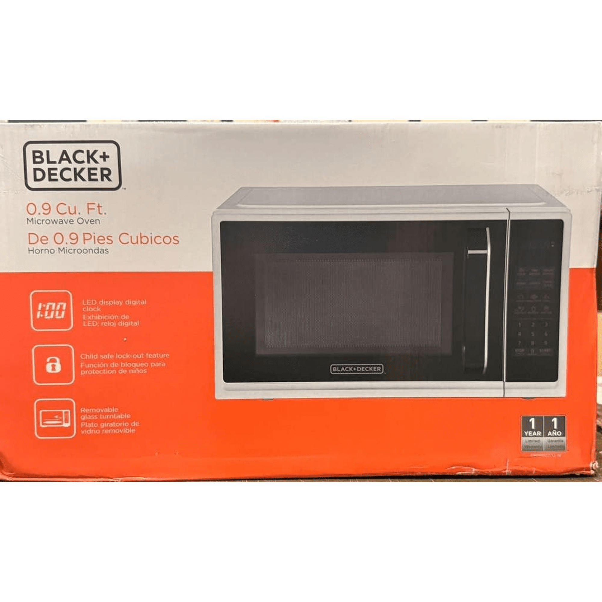Black+Decker 0.9 Cu.Ft. LED display 900w Digital Microwave White