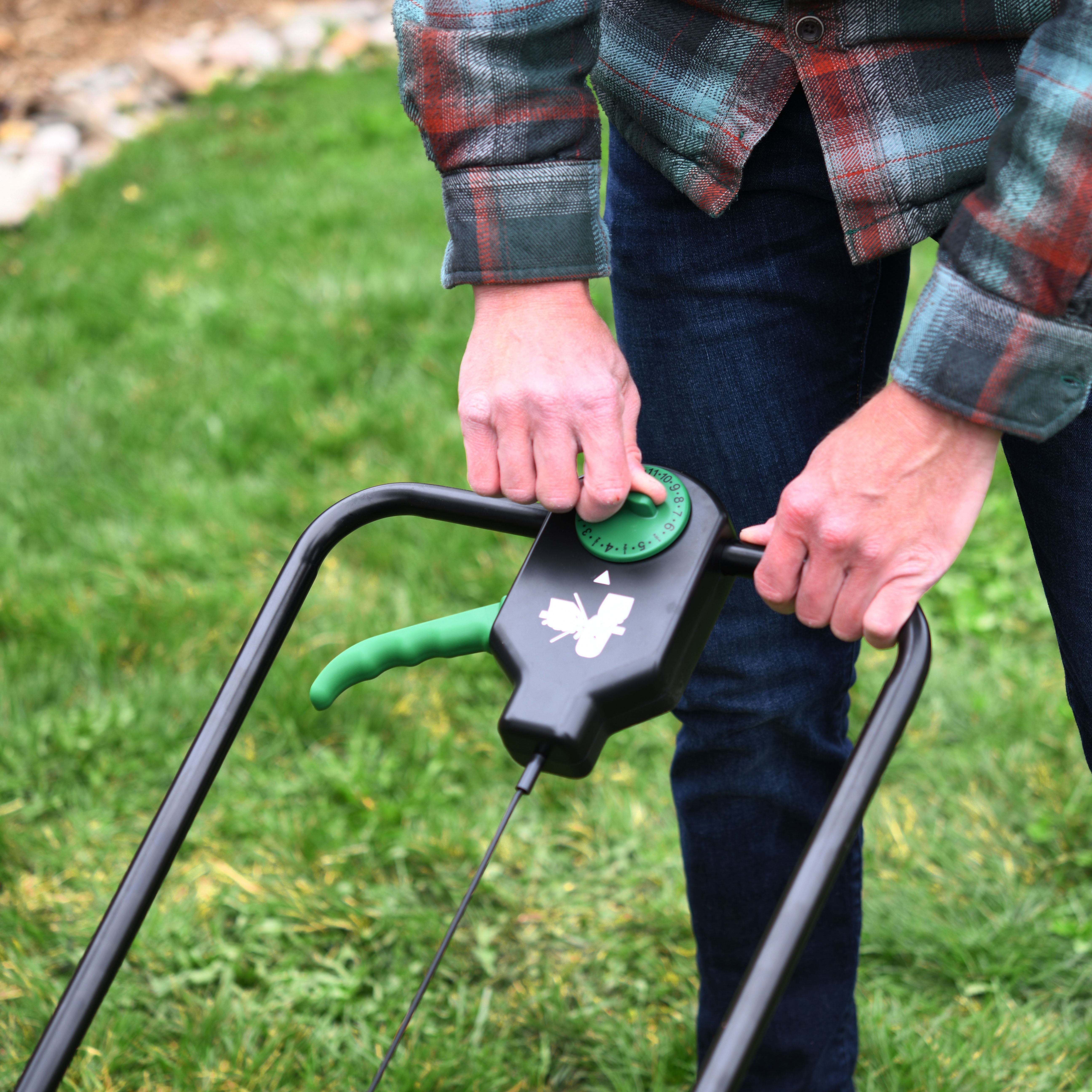 Expert Gardener 66 lb Capacity Push Broadcast Spreader