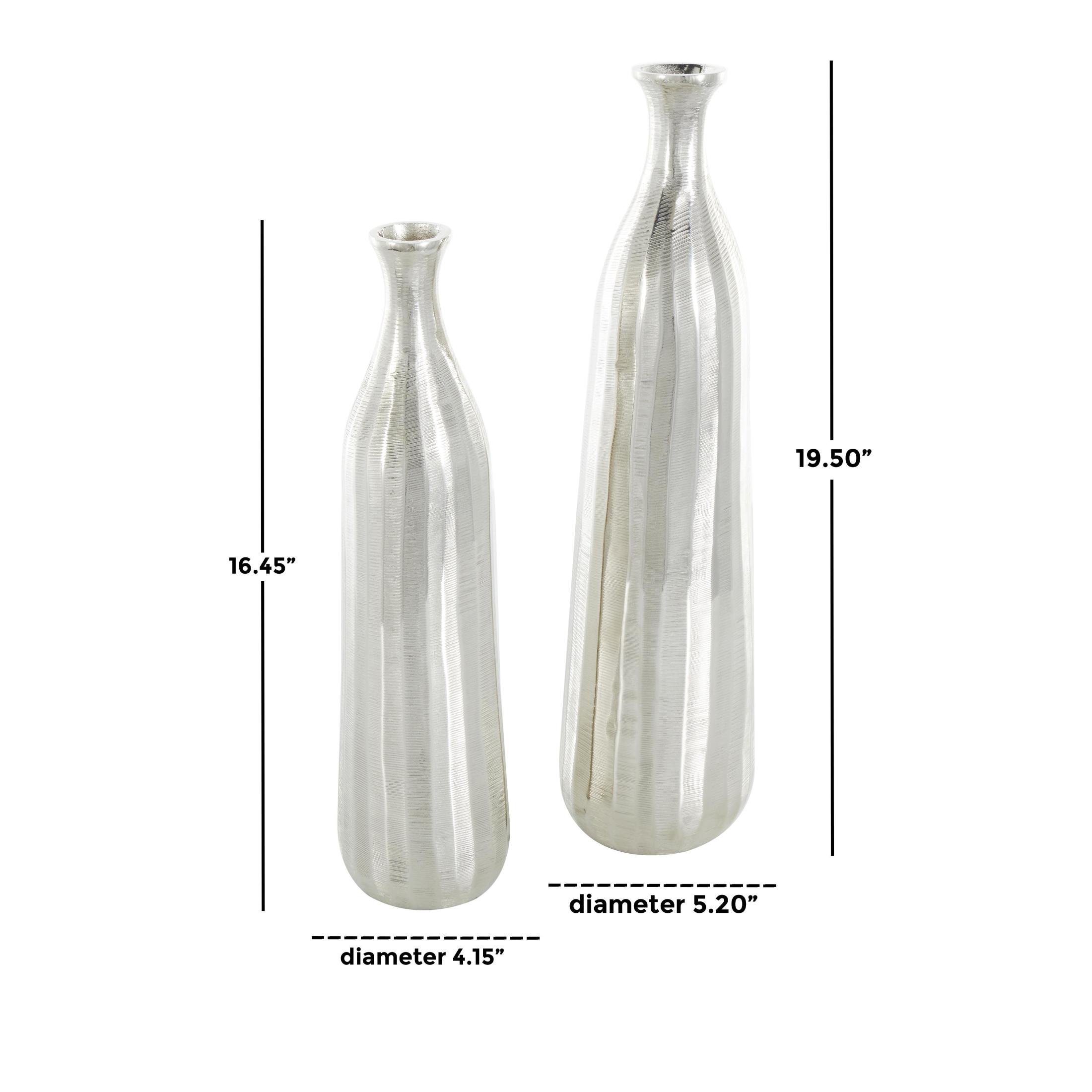 DecMode 20", 16"H Silver Aluminum Metal Vase with Wavy Accents and Textured Ridges, Set of 2
