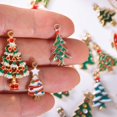 thumbnail image 4 of Colgante colorido con forma de árbol de Navidad esmaltado, 54 unidades, de Charm stino, 4 of 8