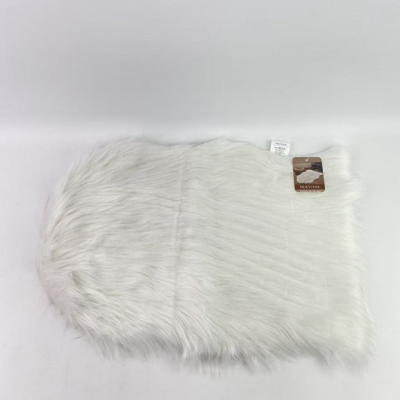 SILKYCOOL Travelling rugs [lap robes], White Small Area Rugs, Fluffy Sheepskin Fur Rug, Ultra Soft 2x3 Ft Rugs, Machine Washable Shag Rug