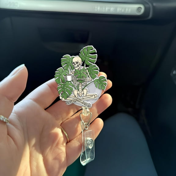 TiniDecor Skeleton with Monstera Badge Reel, Funny Retractable ID Holder, Plant Lover Gift for Nurse
