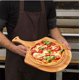 thumbnail image 3 of Cáscara de pizza, mango de tabla de cortar de paleta de espátula de pizza de bambú premium (hornear pizza, pan, cortar frutas, verduras, queso), 3 of 5