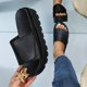 thumbnail image 3 of Pantuflas de plataforma para mujer: punta abierta, punta redonda, chanclas casuales de color sólido con cierre de gancho y bucle, 3 of 3