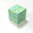 thumbnail image 2 of Juguete antiestrés de 3 piezas en azul, verde y negro, ideal para trabajadores de oficina, superficie de silicona, 2 of 5