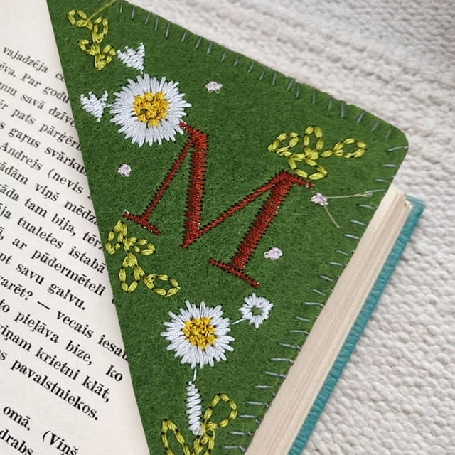 🔖 26 Letters Elegant Hand Embroidered Corner Bookmark Bookmark Decoration Handmade Custom Letter Bookmark Hand Corner Bookmark Easter Crafts for Toddlers
