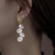 thumbnail image 5 of Pendientes de perlas irregulares para mujer, estilo cool con aguja de plata 925, 5 of 6