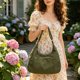 thumbnail image 1 of Bolso tote de pana para mujer, bolso bandolera de gran capacidad para ir al trabajo o a clase – Correa ajustable, bolso de mano versátil con forro para uso diario., 1 of 6
