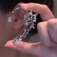 thumbnail image 3 of Percha para orejas de mariposa, diseño de nicho femenino, versátil, súper hada, percha para orejas de elfo con incrustaciones de diamantes sin clip de hueso para oreja perforada, 3 of 6