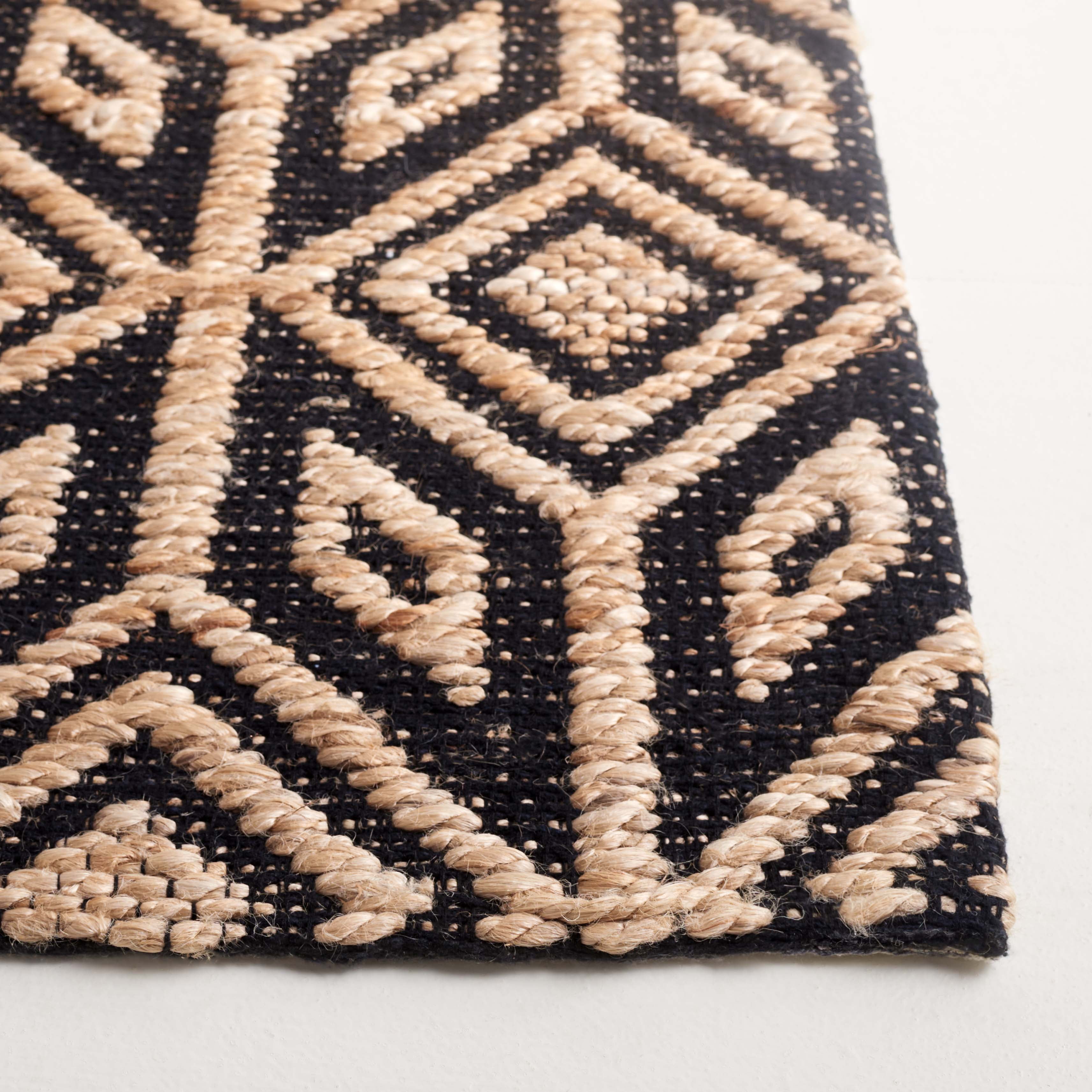 SAFAVIEH Natural Fiber Calanthe Geometric Area Rug, Natural/Black, 6'6" x 6'6" Square