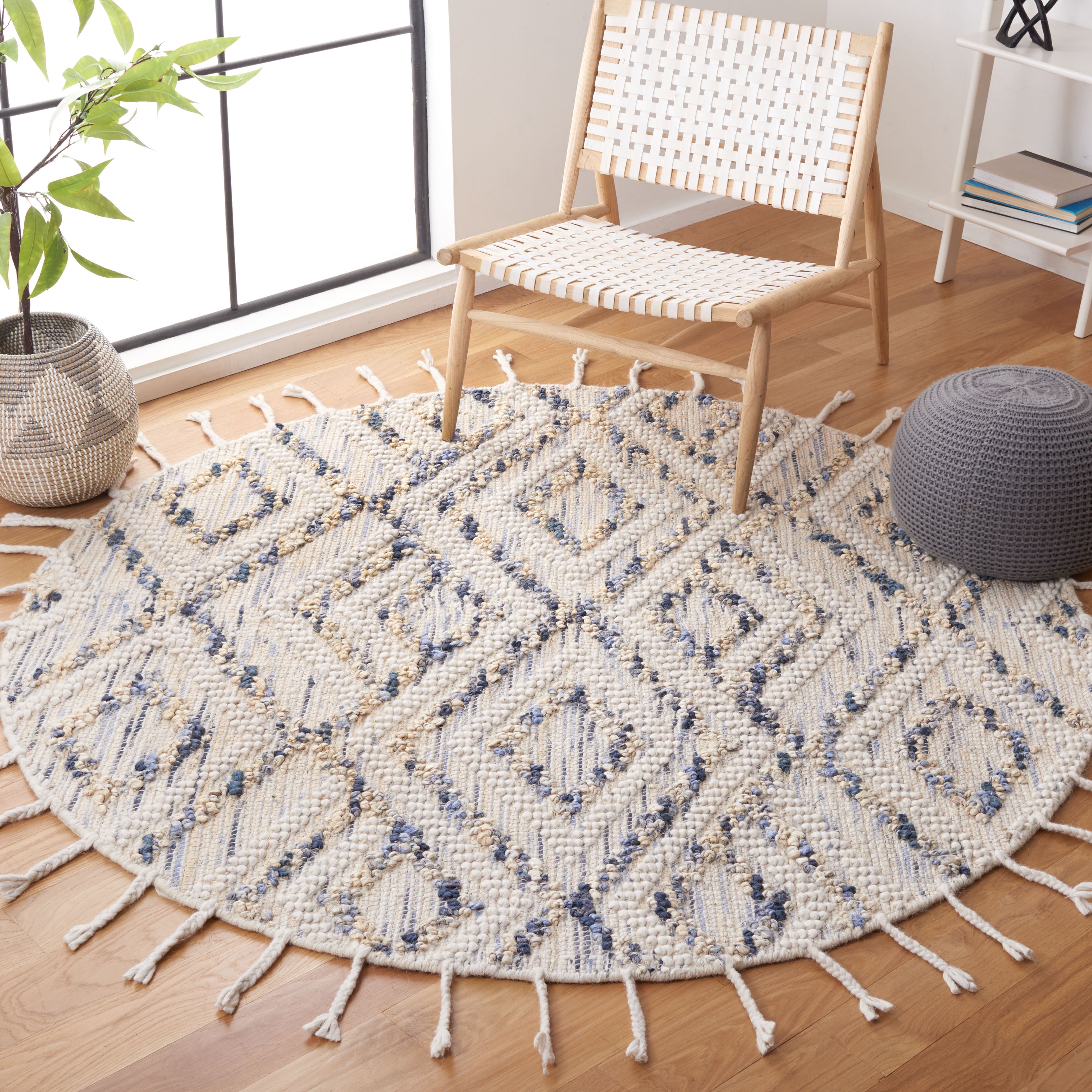 SAFAVIEH Natura Embla Southwestern Area Rug, Ivory/Blue, 6' x 6' Round