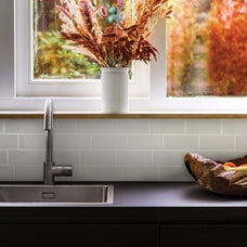 Smart Tiles Peel and Stick Backsplash, 5 Adhesive Tiles, Metro Grey, 11.55"x8.38"