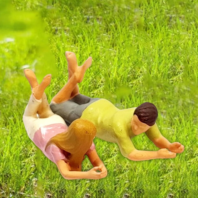 Resina 1:64 Figura de Pareja Hugo Dioramas Escala S Accesorios de Película Miniatura