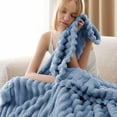 thumbnail image 3 of Manta Bedsure, suave y acogedora, forro polar de franela, 130 x 180 cm, 3 of 7