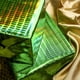 thumbnail image 3 of Rollo de papel de regalo LeZakaa, color verde, holográfico, 43 x 10 m, 3 of 8