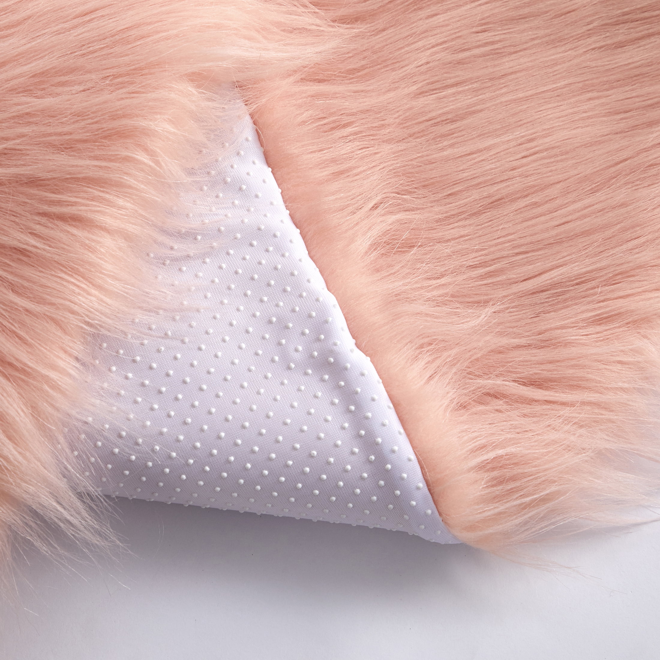Mainstays Faux Fur Rug Non-Skid Fluffy Floor Rug for living room, 30''x46'', Pink