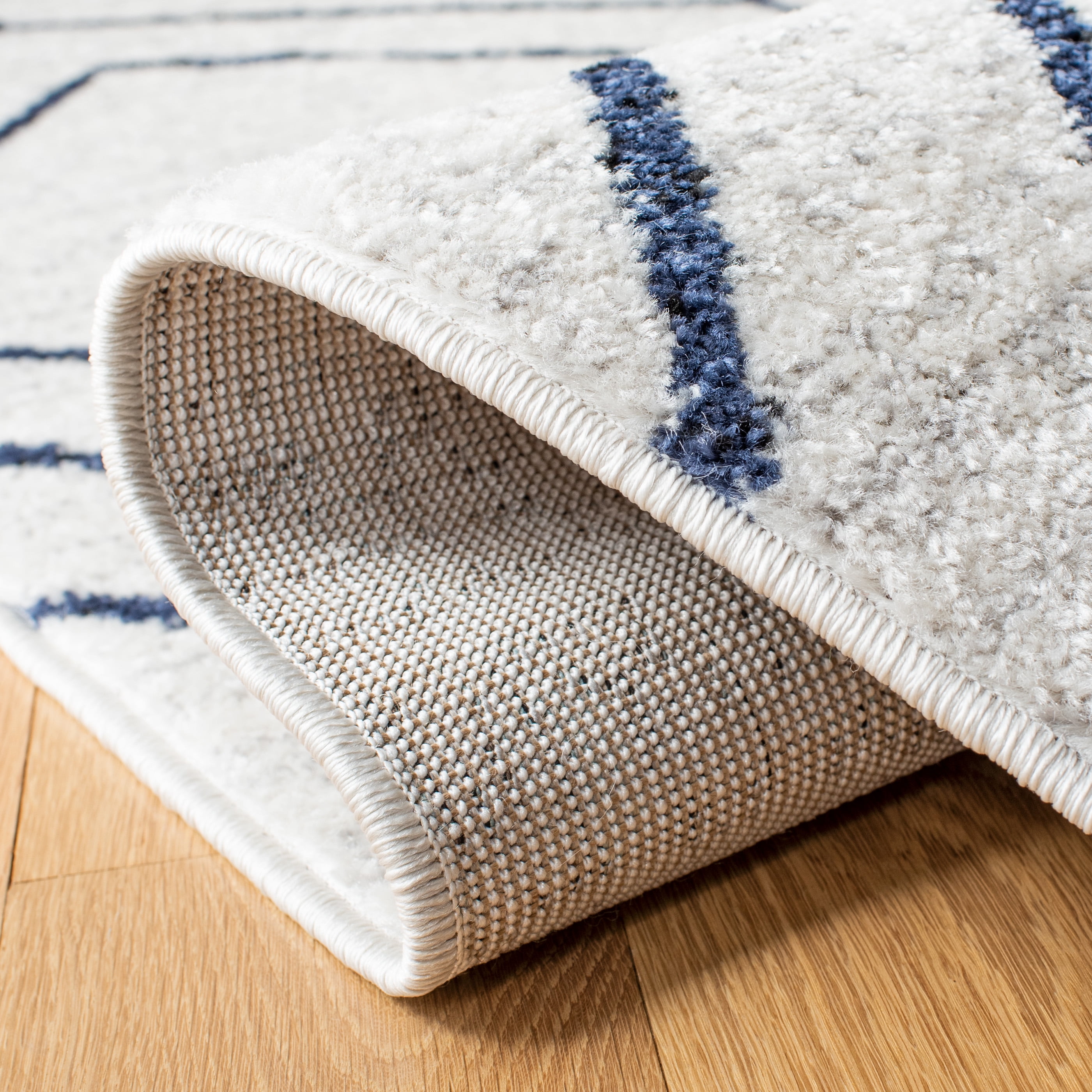 SAFAVIEH Adirondack Caitriona Geometric Squares Area Rug, Light Grey/Navy, 4' x 4' Square