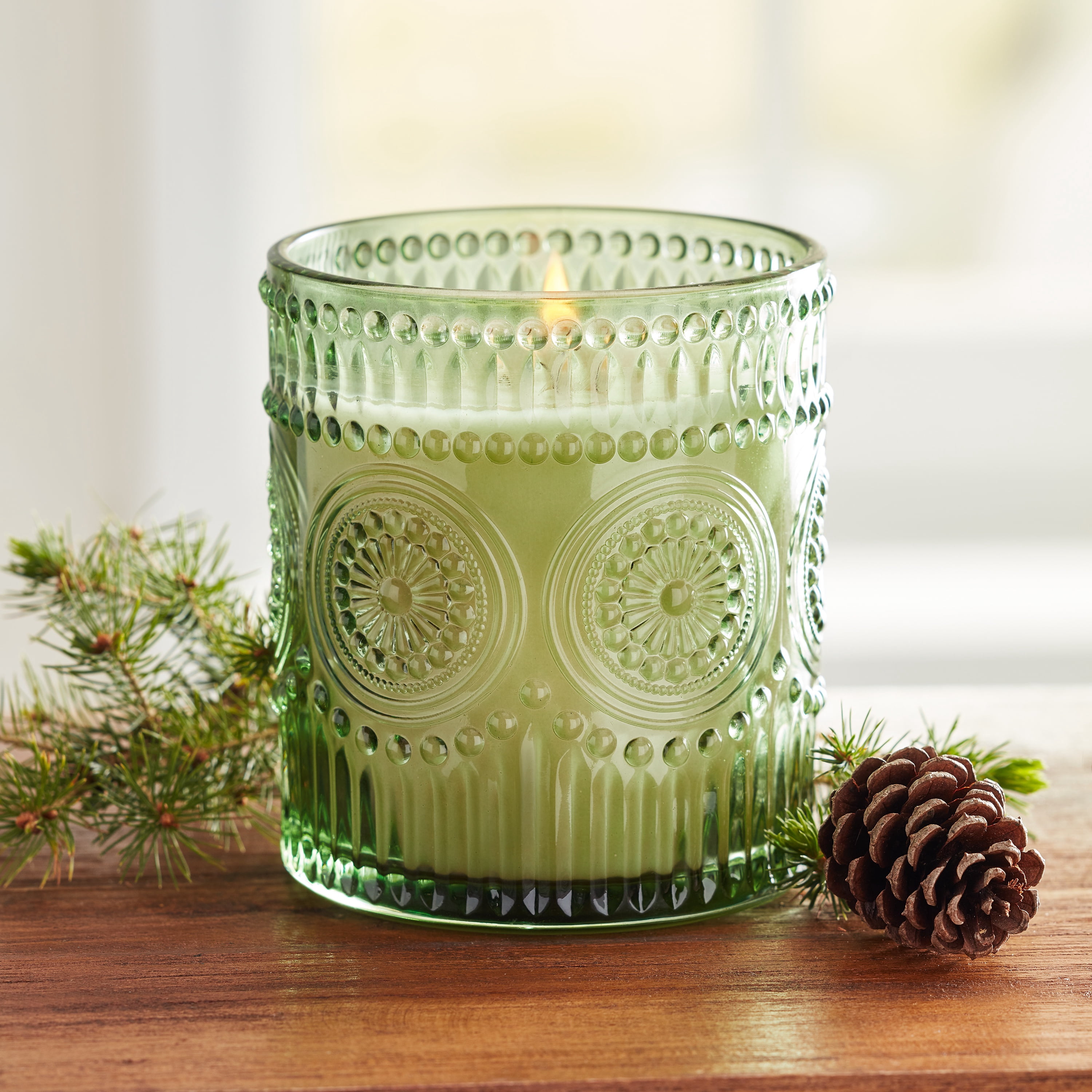 The Pioneer Woman 12 oz Adeline Fir Tree Candle