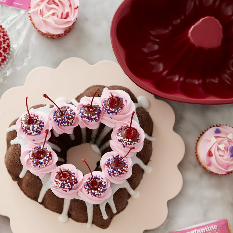 NEW Dash Mini Bundt Cake Maker Heart Shape Red Love Valentine's