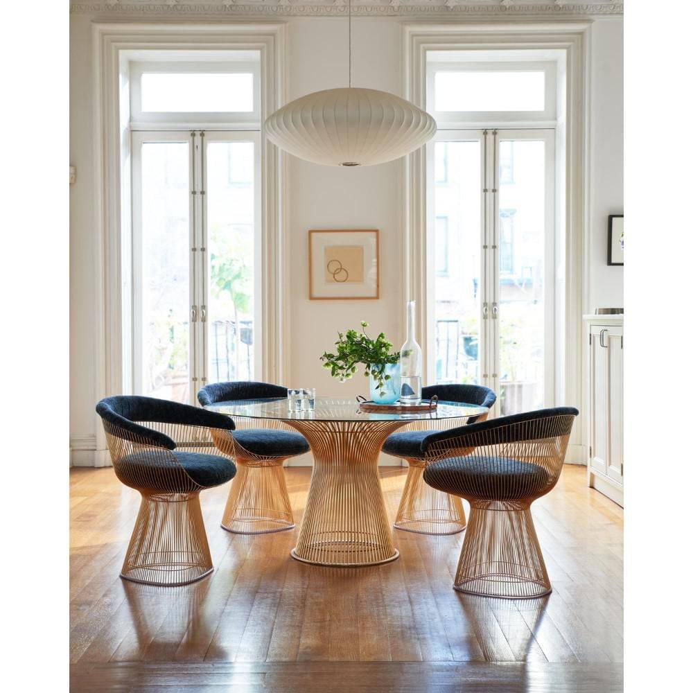 Table de salle à manger Worsham de 39 po avec base dorée et plateau en verre trempé – dotée d'un design élégant inspiré du plateau pour un espace salle à manger sophistiqué et contemporain