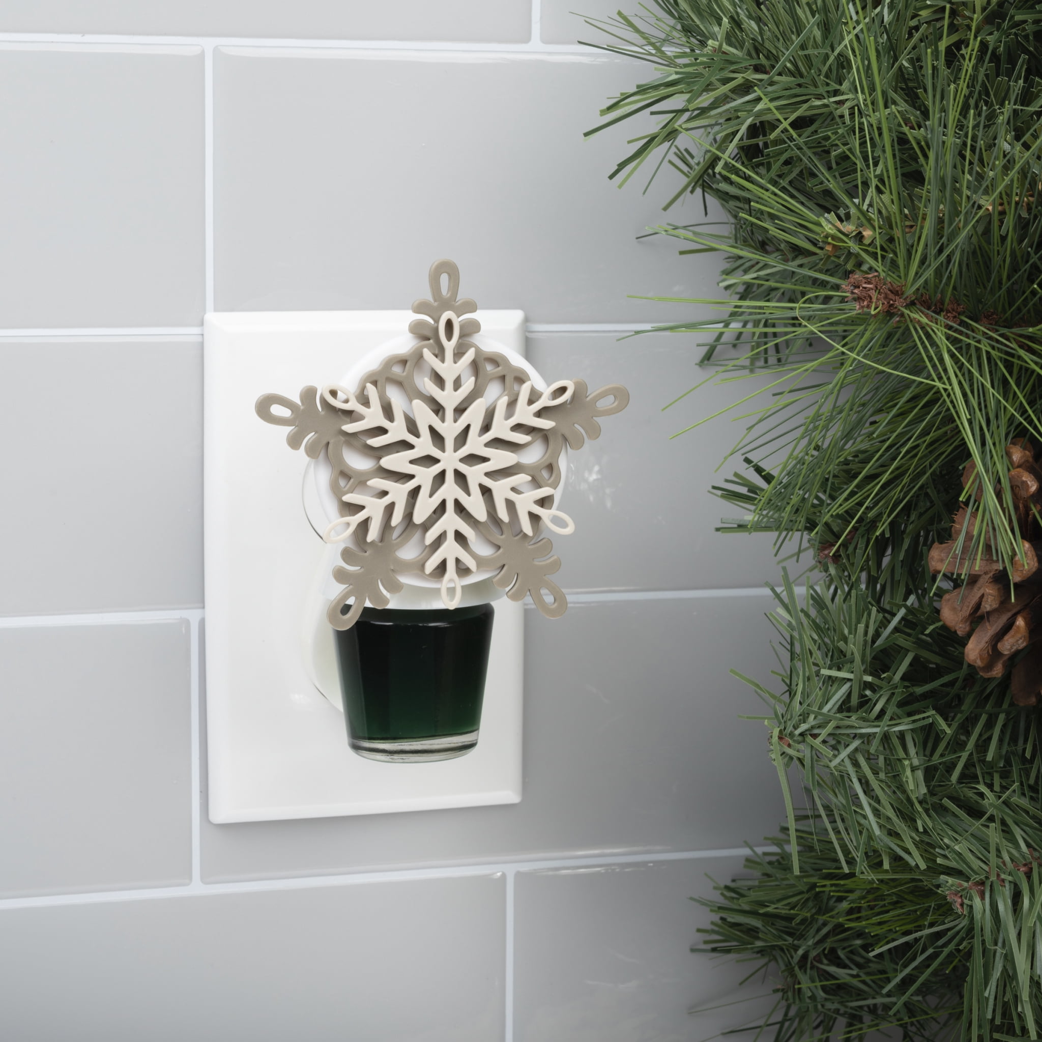 Mainstays Fragrance Oil plug in Diffuser Gift Set, Snowy, Mainstays Alpine Forest Scented Fragrance Oil, 24 mL
