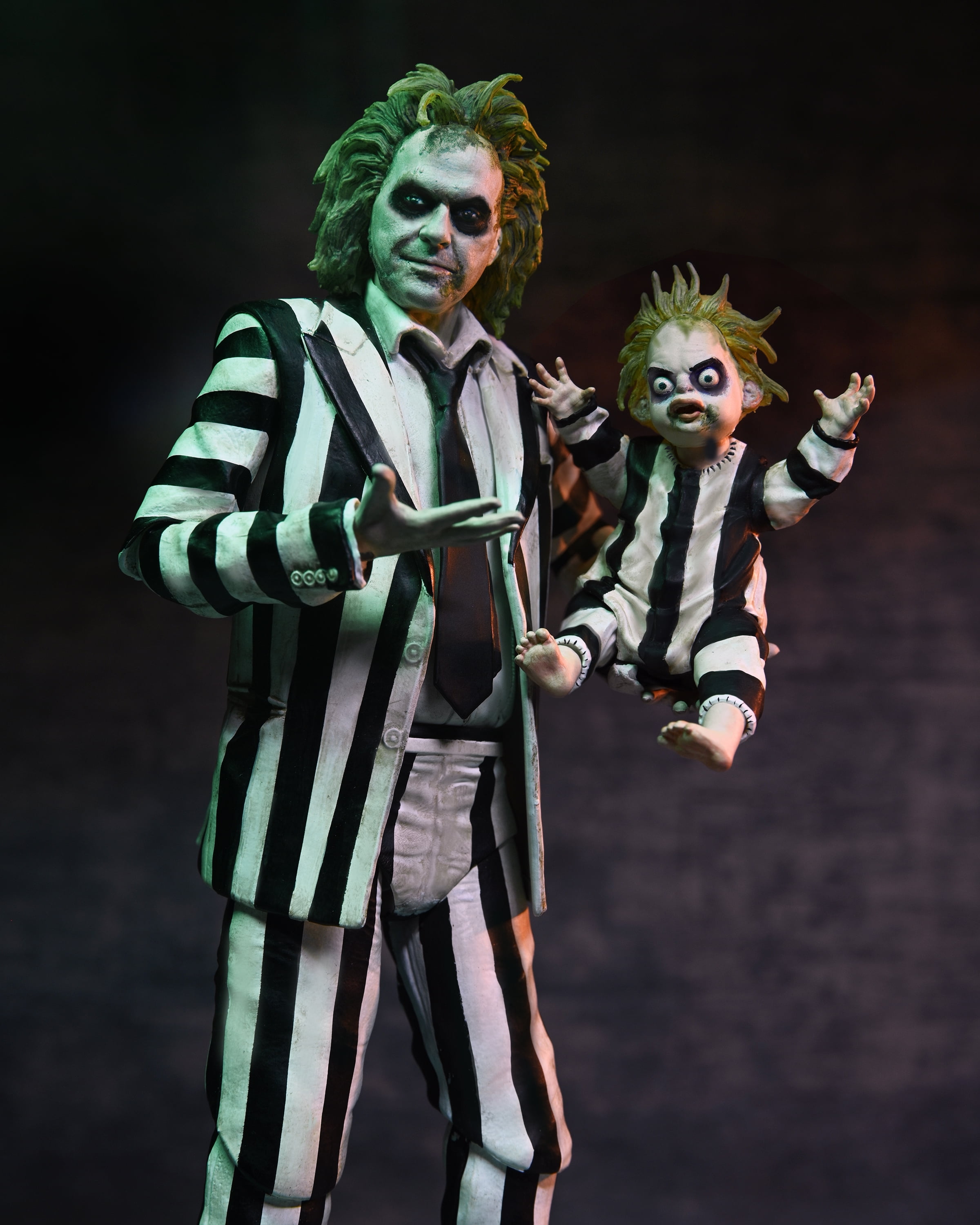 NECA Beetlejuice Beetlejuice (2024): Striped Suit Beetlejuice Ultimate Action Figure with Interchangeable Heads and Hands (7")