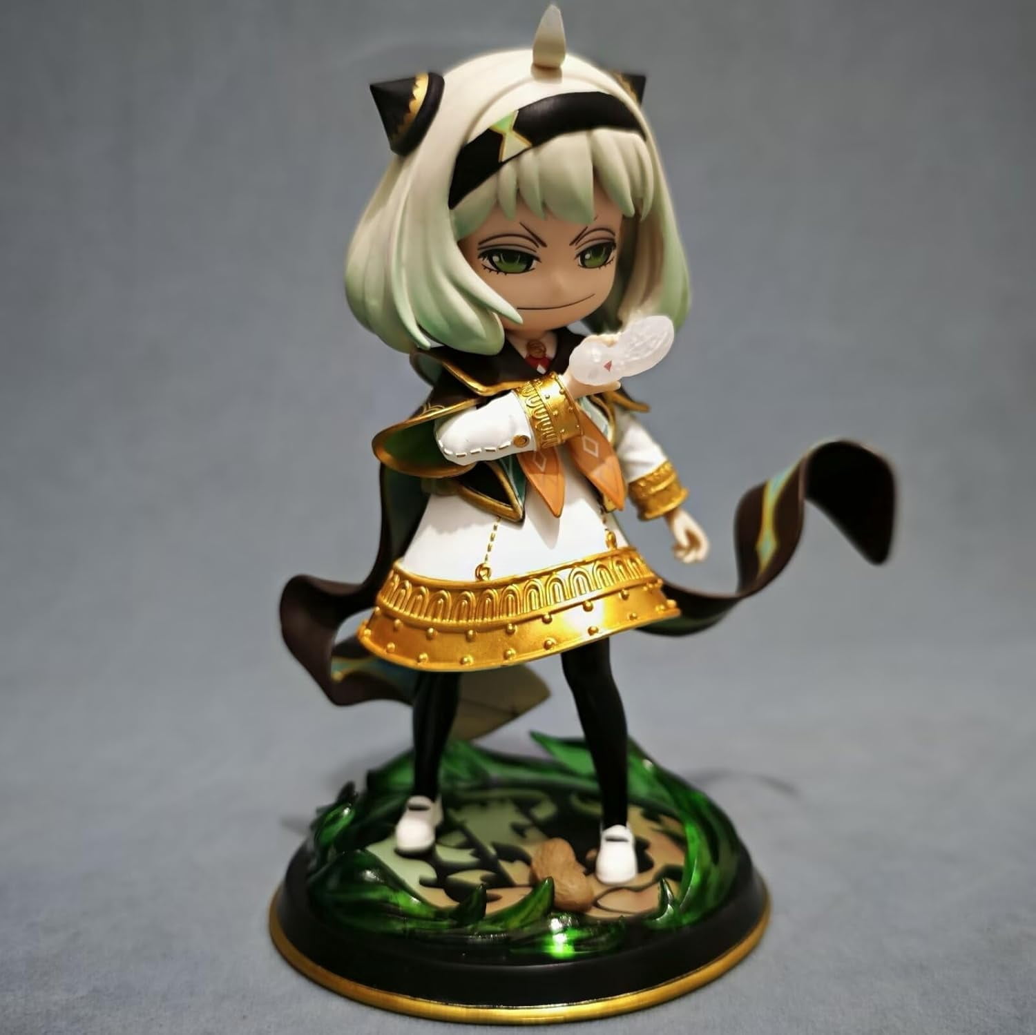 New Anya Figure, Standing Firefly Anya Forger Action Figures 16cm/6.3inch PVC Character Figurine Cosplay Model Handicrafts for Anime Fans Gift (Green)