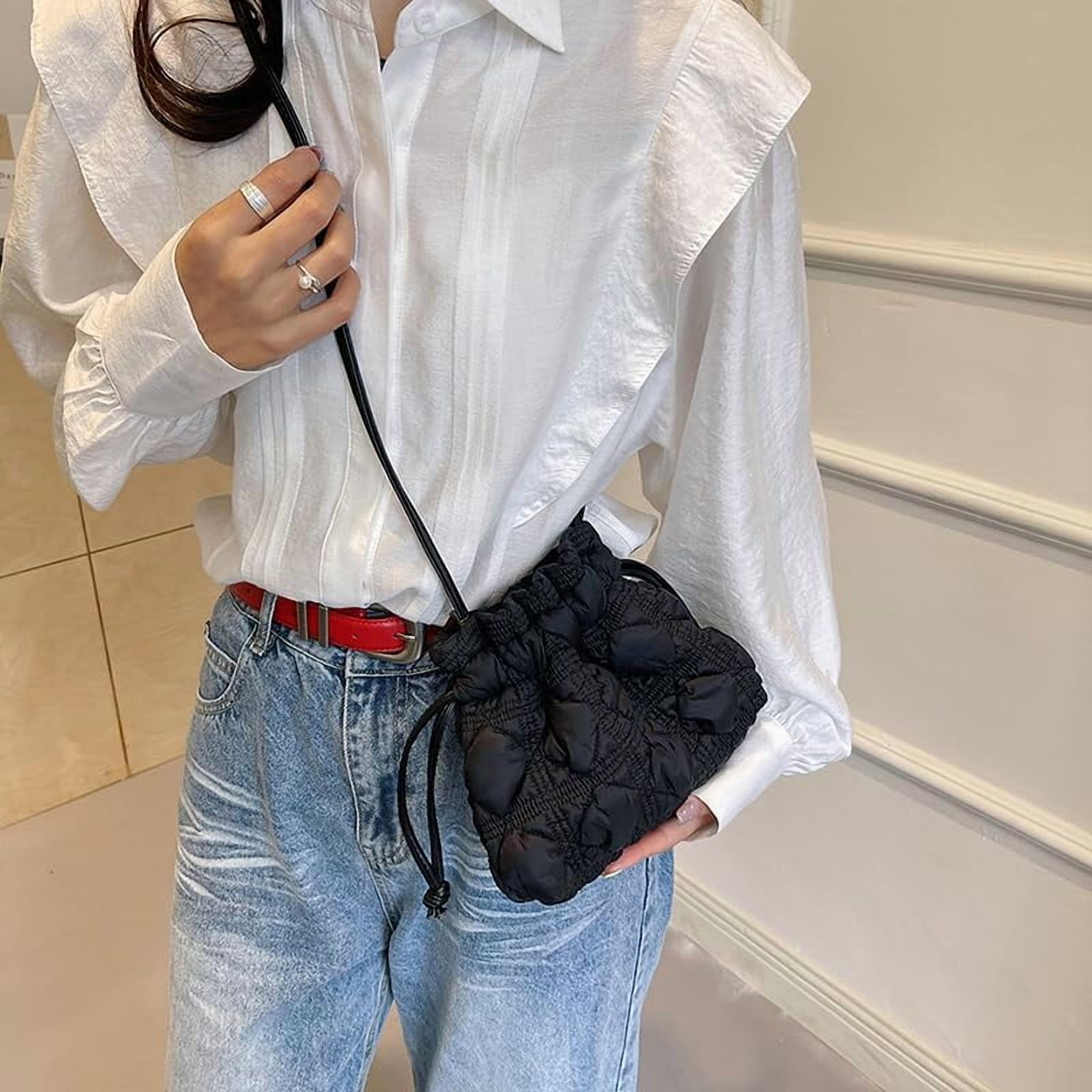 HLSOHJP Quilted Bags Mini Puffer Crossbody Bag Puffy Purse for Women Drawstring Clutch Bag Small Shoulder Purse