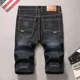 thumbnail image 3 of Pantalones vaqueros cortos para hombre, talla grande, medio oversize, pantalones cortos de mezclilla para hombre, bermudas largas, diseñador azul, lujo, oferta, moda coreana popular, 3 of 5