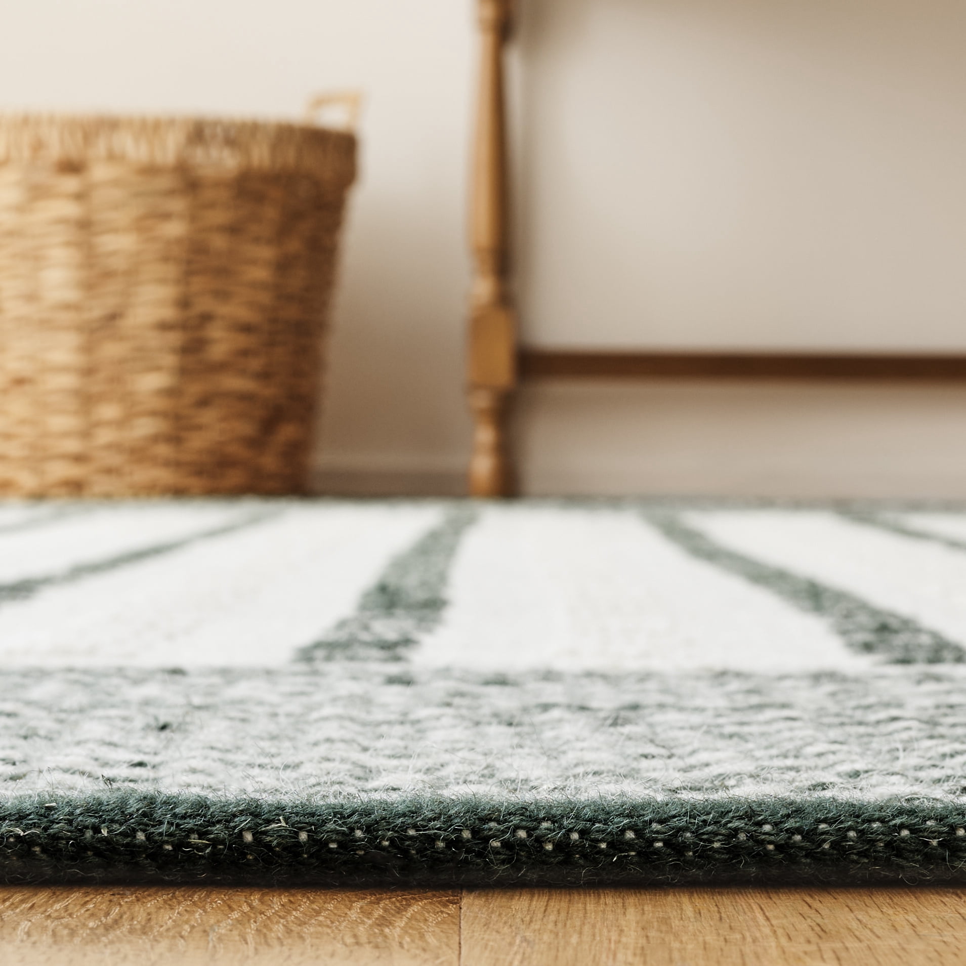 SAFAVIEH Martha Stewart Mindy Geometric Area Rug, Dark Green/Ivory, 4' x 6'