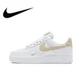 thumbnail image 3 of Zapatillas Nike originales Air Force 1 07 de caña baja, cómodas y casuales para exteriores, color negro, blanco y rojo, 3 of 5