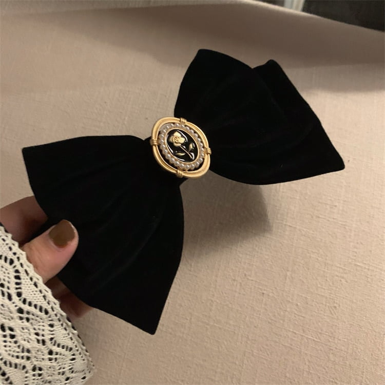 Chanel // FW 2020 Gold & Crystal Embellished Hair Clip – VSP Consignment