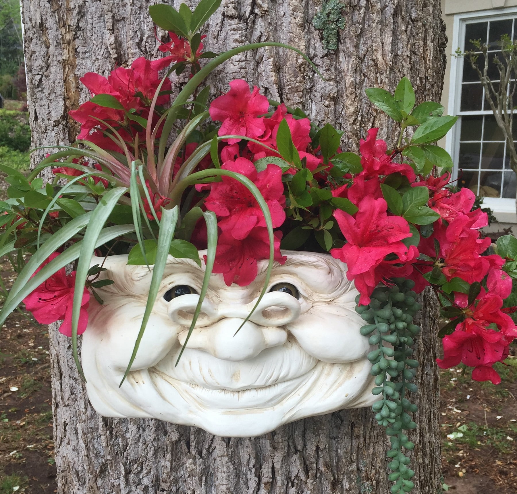 Homestyles Grandma "Violet" Muggly Face Garden Statue Tree & Patio Wall Planter