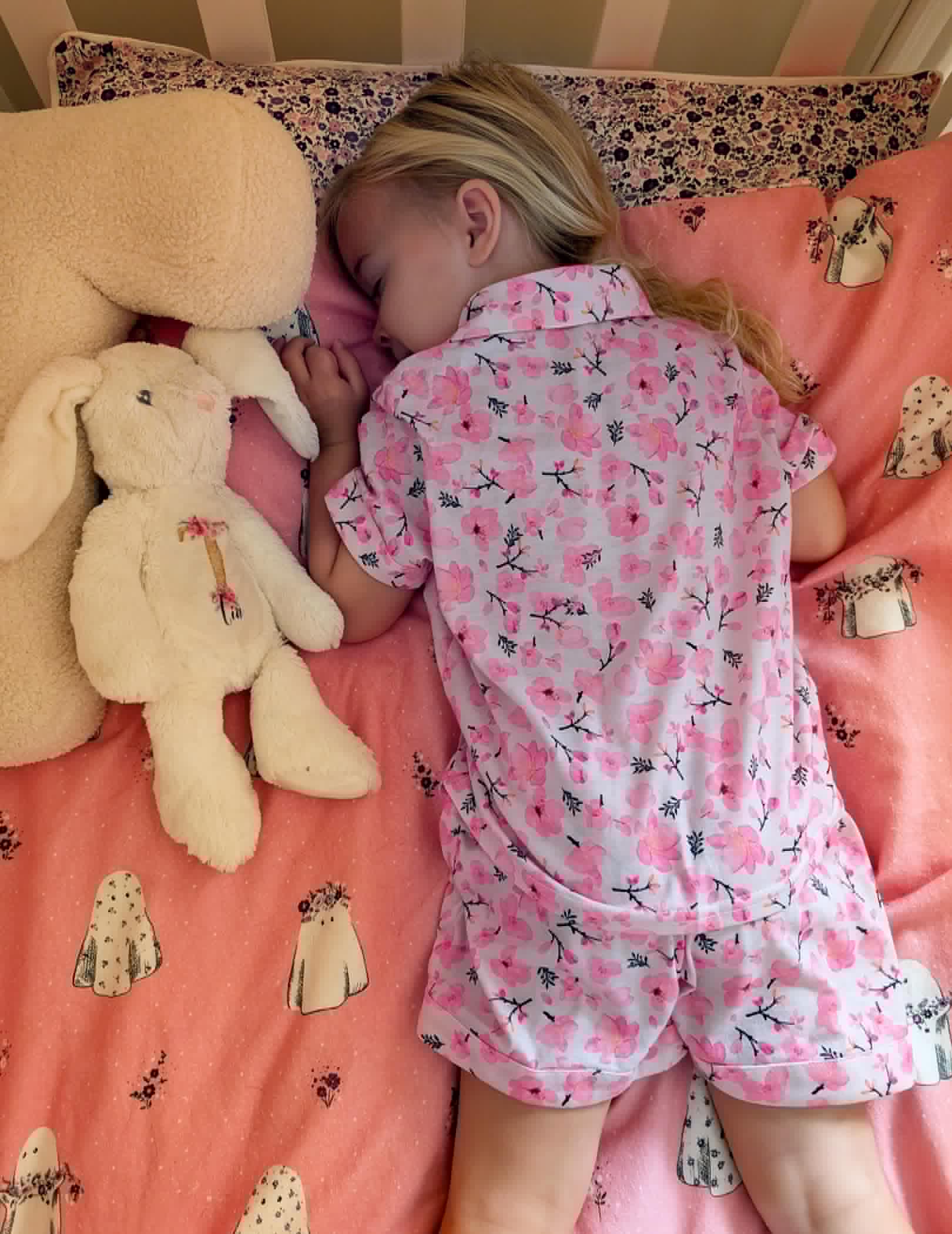 thumbnail image 3 of Arshiner Girls Pajamas Sets Short Sleeve Kids Pjs Button Down Sleepwear, 3 of 6