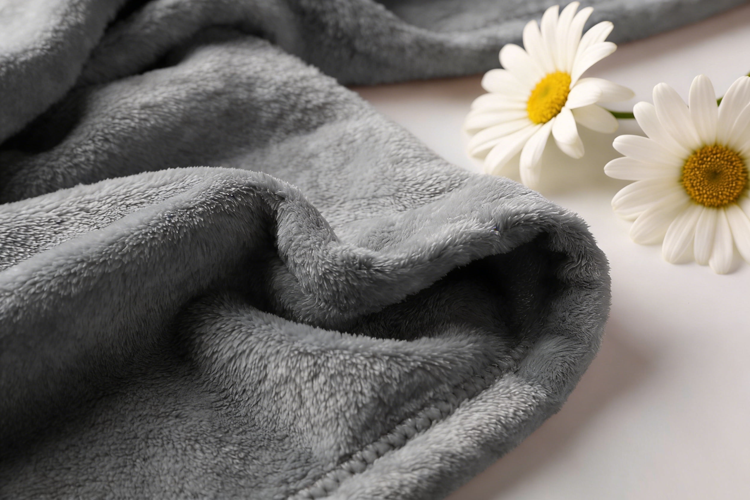 Dog Blanket Washable 150 x 200 cm Grey Flannel Pet Blanket Soft Cozy Throw for Large Dogs Cat Puppy for Bed Sofa Crate Car