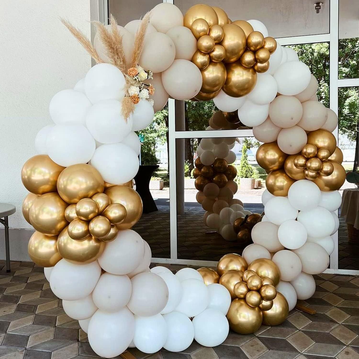 White and Gold Balloons Garland Kit  124pcs White Metallic Gold Confetti Balloon Arch Kit for Wedding  Engagements Birthday Graduation Baby Shower Celebrations Anniversary Party Decoratio